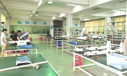 大型长航时垂起固定翼-万里行走进汉飞鹰