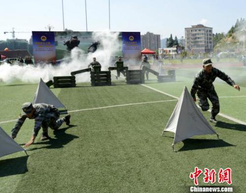 防空警报试鸣人口疏散演练　泉州首次运用无人机