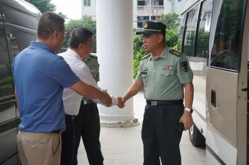 省军区战备建设局局长李建群带工作组到哈瓦考察龙华区民兵无人机小分队建设情况