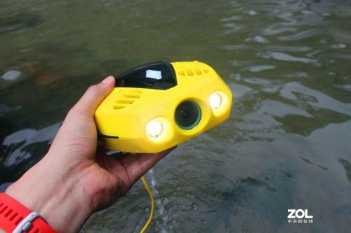 极致便携潜拍无人机，小假期带上它体验潜水探险的乐趣