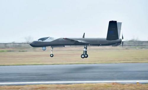 中国翼龙无人机卖到了欧洲总统亲自签订单 用得满意还会追加