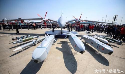 300架无人机战场逆转，乌克兰歼灭俄军200人，俄抱怨不按套路出牌