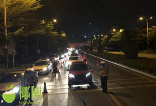 无人机巡逻+记者直播 三亚查扣交通违法车辆344辆