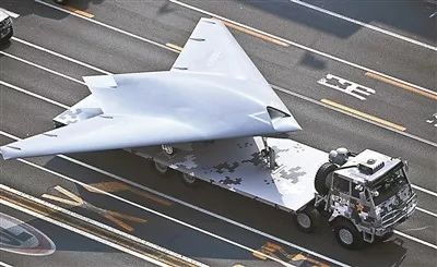 战场新秀 中国隐身无人机亮相令外媒惊叹