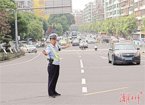 无人机空中巡逻助力交通畅行