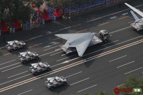 美媒：中国攻击11无人机与美军B2非常相似 将上航母