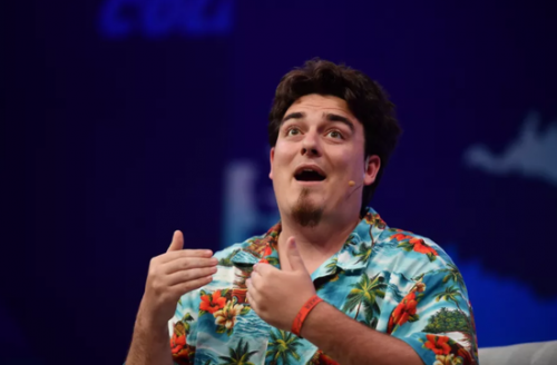 Palmer Luckey研发可自动撞击不明物的无人机Interceptor