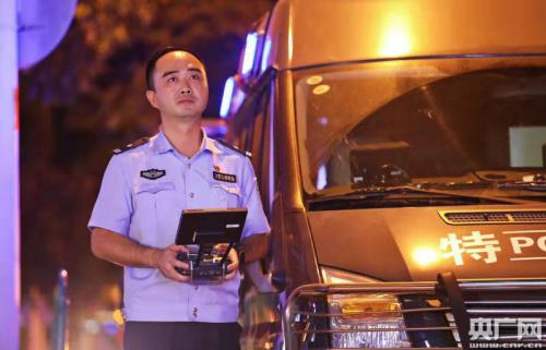 厦门首位警用无人机考官李健：我要带出更多会“飞”的民警