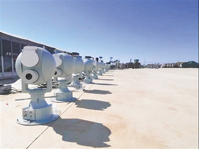 防"黑飞"无人机方法多:先让其失控悬停再用大网捕捉