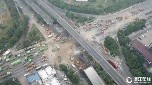 无人机航拍无锡高架侧翻事故现场