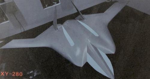 国产新型喷气式隐形无人机，造型科幻、扁平尾喷口暗藏黑科技