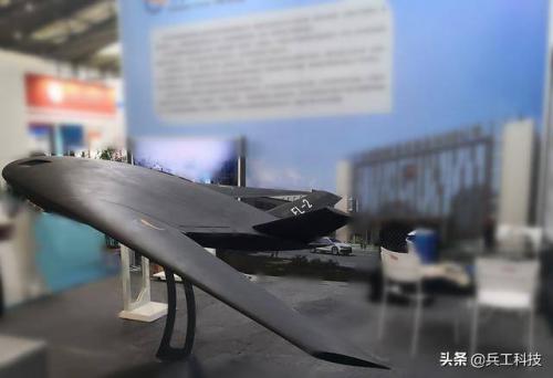 国产飞翼式布局隐身运输无人机首次公开亮相