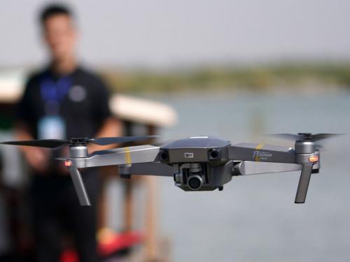 美军特种部队采购中国无人机后，发现美国人的心态和语气太像印度