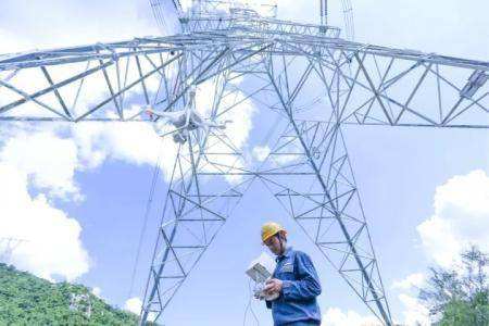 广东电网实现配网无人机高精度自动巡检