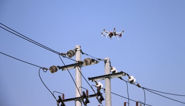 无人机巡检输电线路更安全