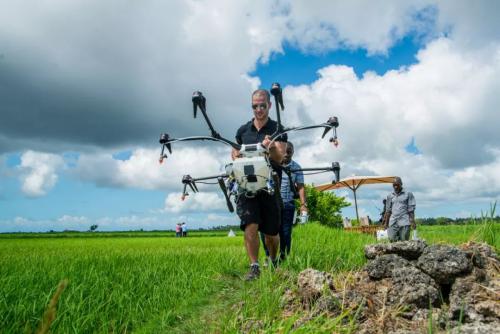 遍地英雄在非洲，DJI 大疆农业奋战治疟第一线