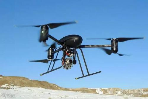 因无人机考试不合格 一考生用电池捶击考官 