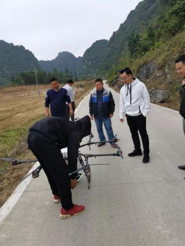 无人机播种作业省时省力效率高！