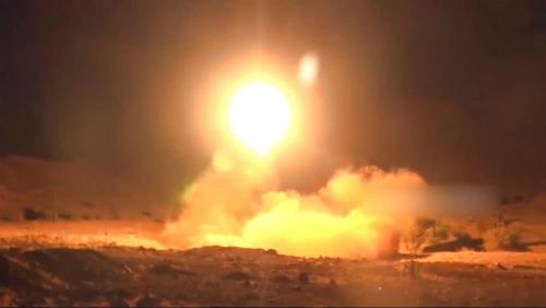 伊朗刚警告要毁灭三国，盟友就出手反击，大批导弹无人机突袭