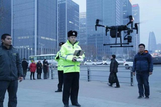 交通违法空中抓拍，交警无人机也能拍违法！