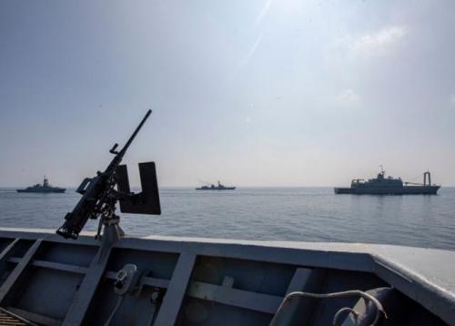 伊朗击落美军无人机，特朗普只用经济制裁回应，前防长表达不满 