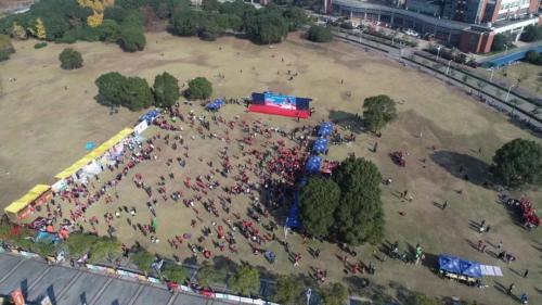 航拍下的一二九长跑