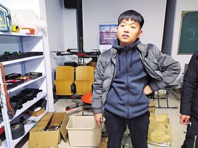河南大四学生掘金无人机年入数百万 学校免费为他设立个人工作室