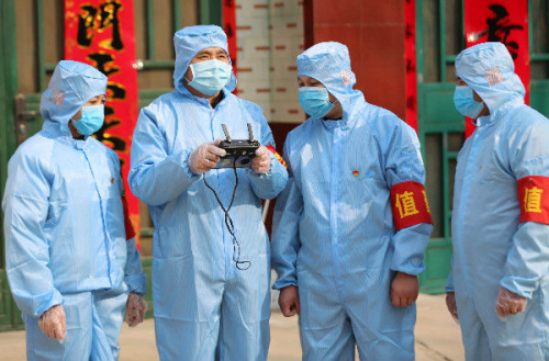无人机、防护服……基层疫情防控用上高科技装备