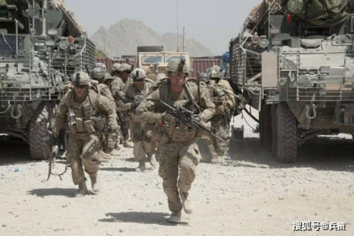 伊德利卜战事吃紧，美大批无人机逼近俄基地，普京：一架都不许留 