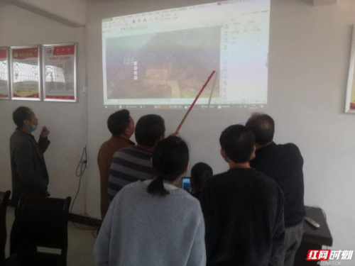 江华沱江镇：无人机航拍助力山林纠纷调解 