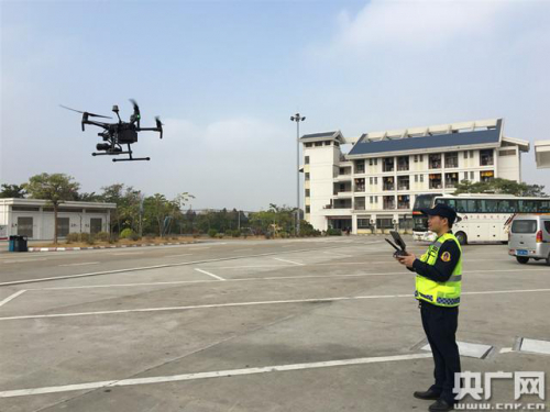 人脸识别“监督员”、AI识别“千里眼” 新科技助阵广东交通防疫