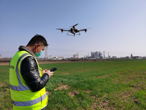 凤翔：植保无人机助农春耕生产