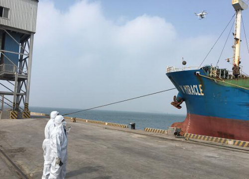 大连海关首次使用无人机开展船舶适载鉴定