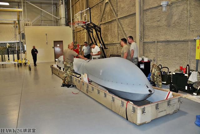 美军技术人员组装MQ-1“捕食者”无人机 这次特殊任务无关飞行