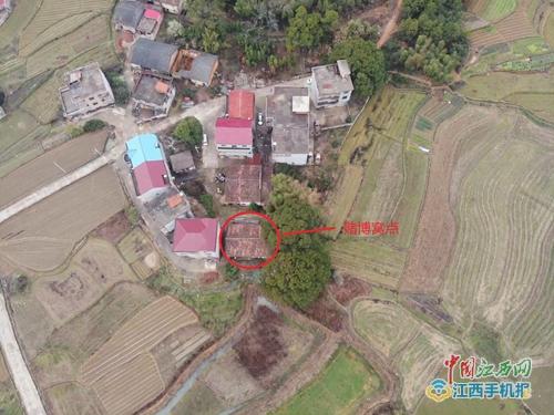 永丰警方出动无人机捣毁一“赌窝”