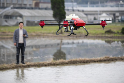 瑞安春耕见闻：“不会飞无人机，当不了现代农民”