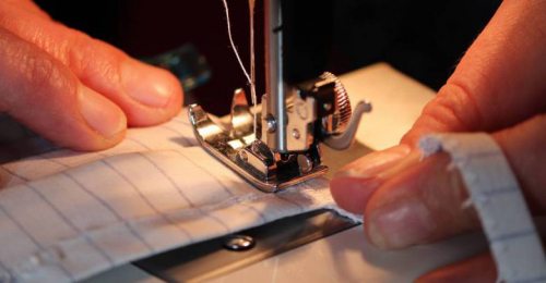 比基尼和无人机制造暂停：摩洛哥开始转产口罩对付疫情