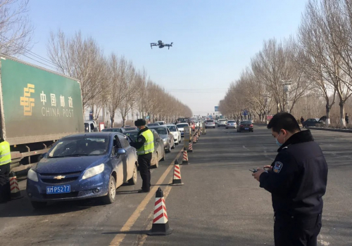 安达警方无人机助力警务工作