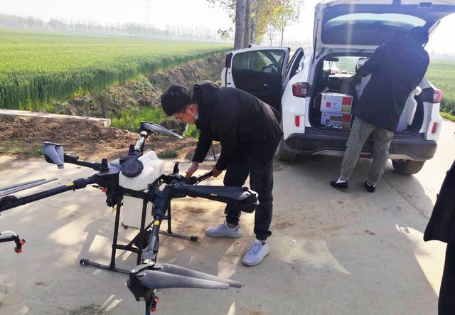 汝南县梁祝镇：植保无人机飞防，助力小麦生产丰收