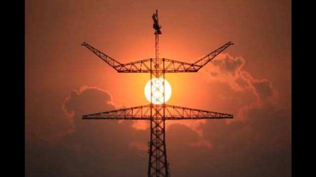 磴口供电分局：无人机巡线助力春灌