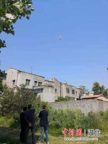 襄阳襄州公安利用无人机“扫毒”