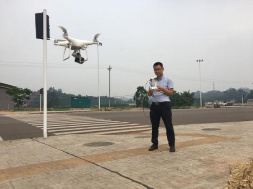 “高科技”土用法：乐山秸秆禁烧巡查用上无人机