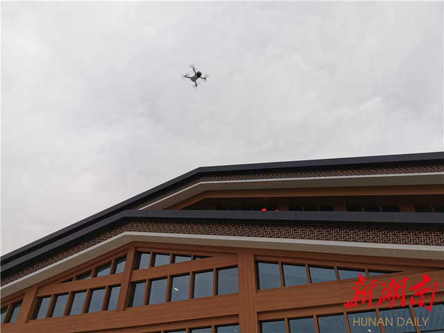 高铁站惊现无人机 铁警快速处置