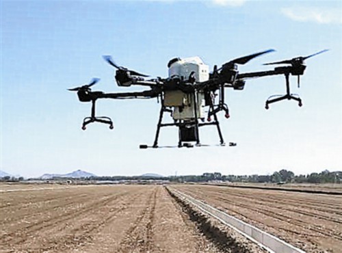 庄河种粮大户用上无人机