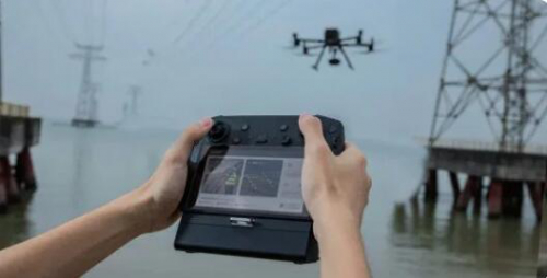 大疆创新推出新型企业无人机和相机