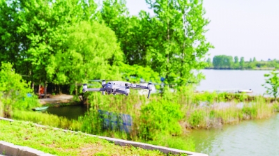 句容郭庄首次采用无人机巡河