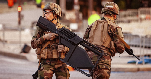 能以一种安全的方式从空中击落无人机的“枪”