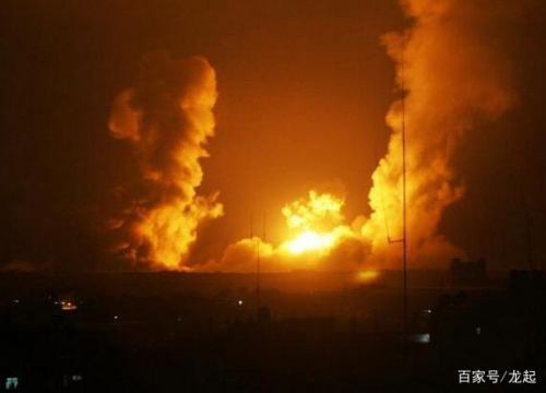 战斗在夜间打响！无人机、火箭弹突袭，S400大显神威全部击落 