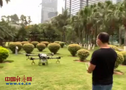 大疆：正与巴基斯坦洽谈无人机治蝗 初中毕业生5天就会用