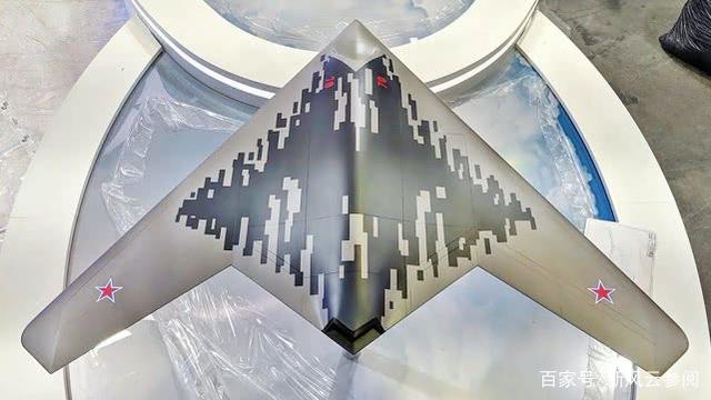 俄隐身无人机够壕气，采用苏57同款发动机，价格金贵堪比战斗机